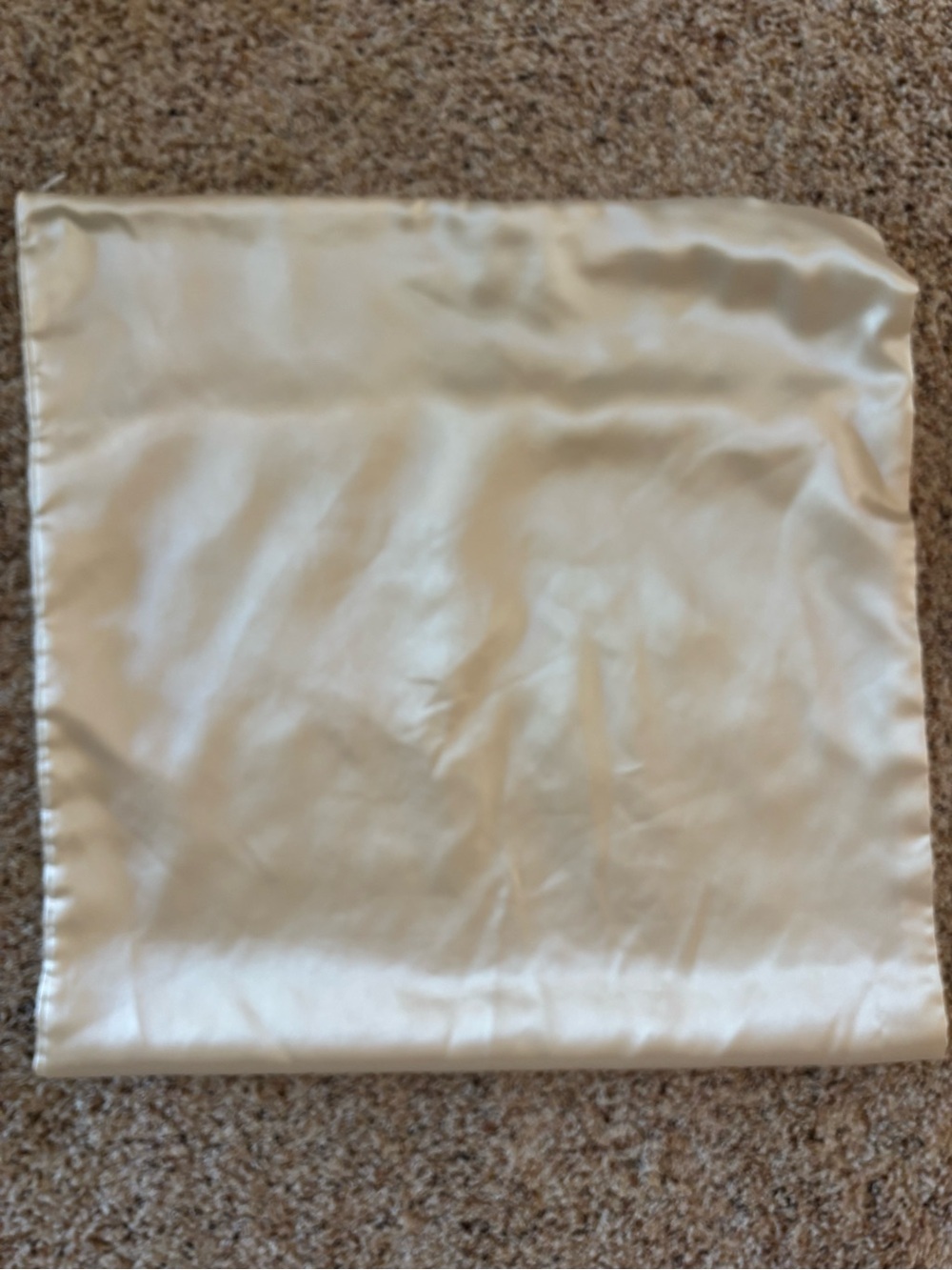 Silky Cream Satin Pillowcase - Luxury Bed Sheet